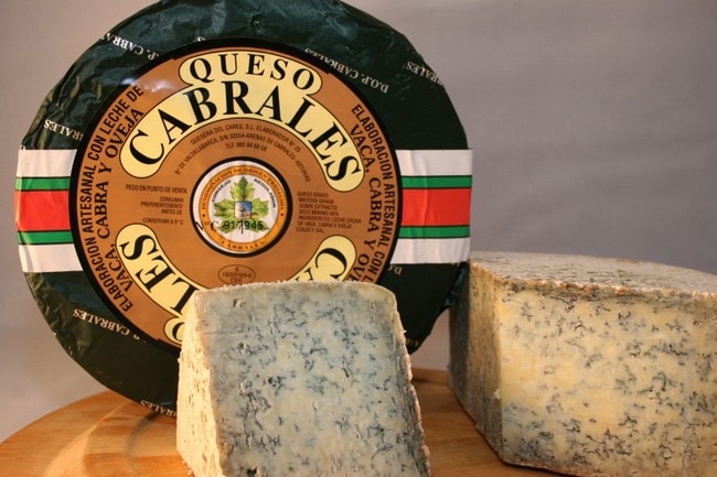 Сыр Кабралес из региона Астурия